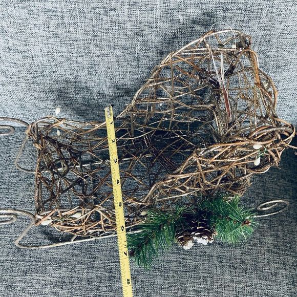 Sparkling Christmas Holiday Santa Sleigh Decor - Picture 4 of 4